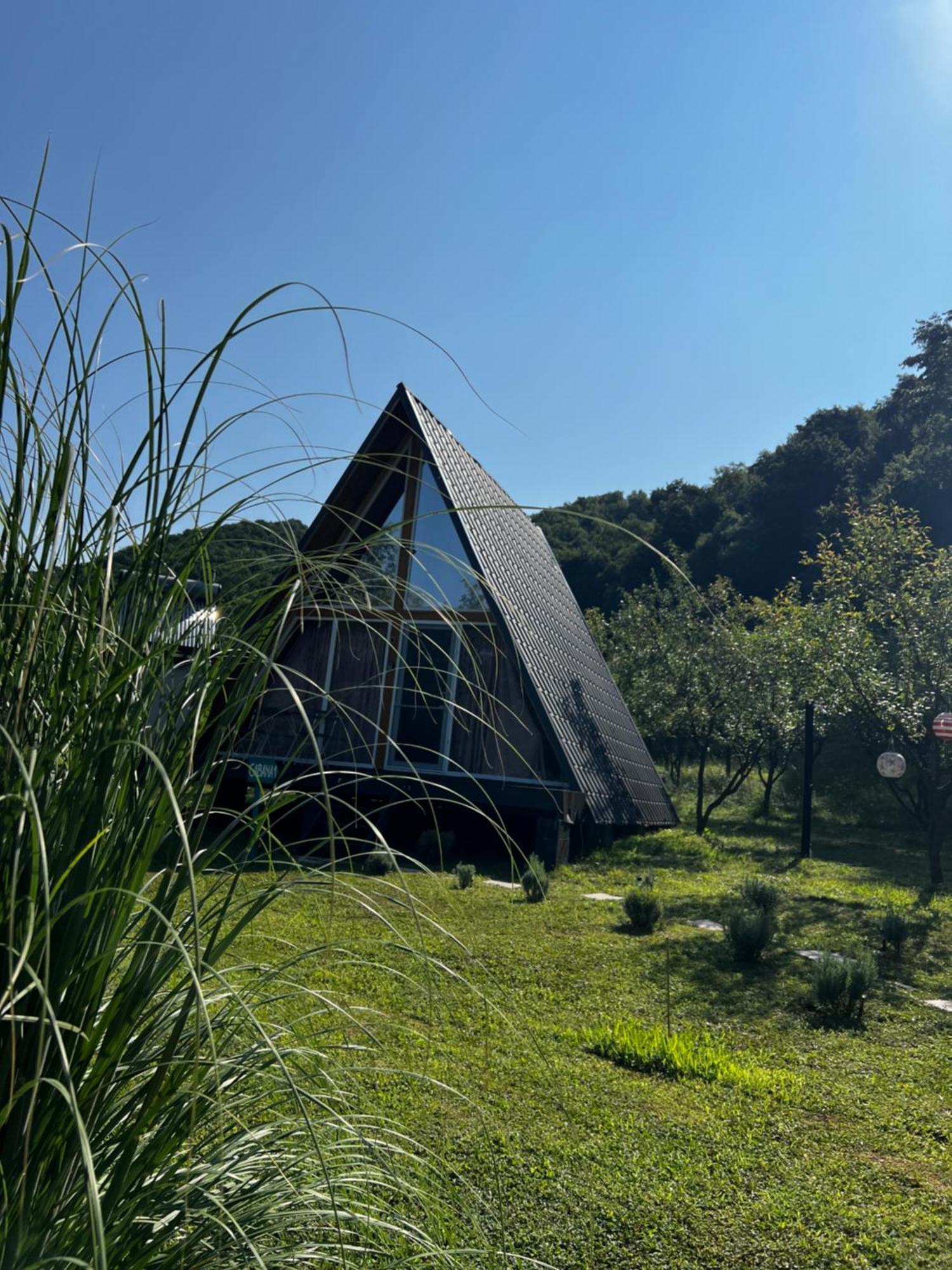 Cabane A-Frame Svinita 외부 사진